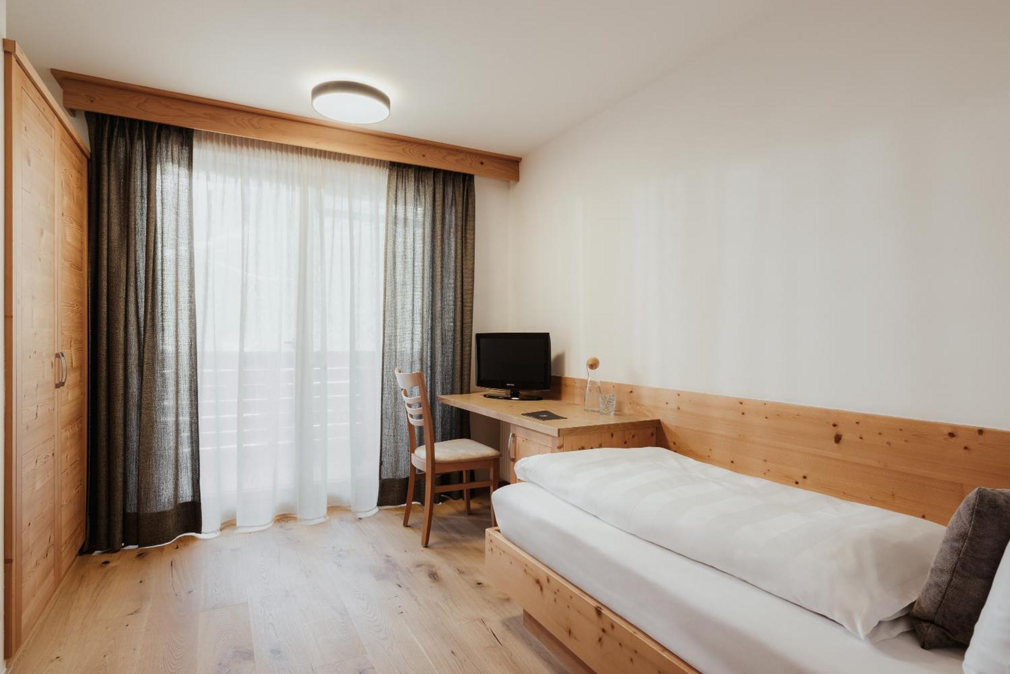Single Room Balcony,1588118853:JPEG